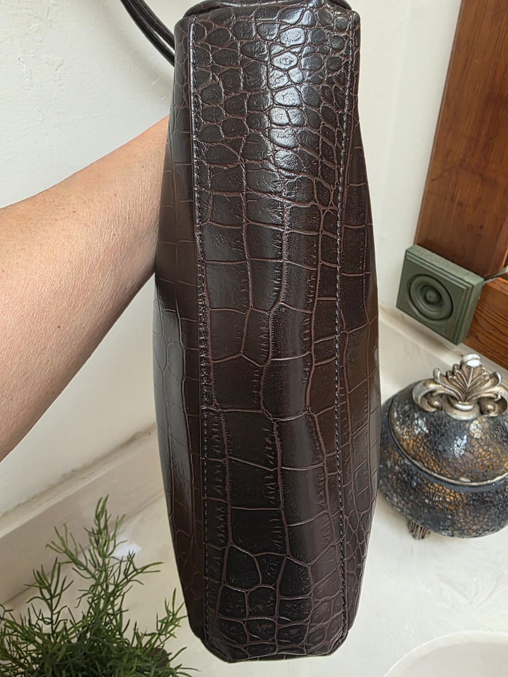 VINTAGE Nine West Dark Brown Croc-Embossed Patent Leather Shoulder Y2k Bag - Picture 8 of 12